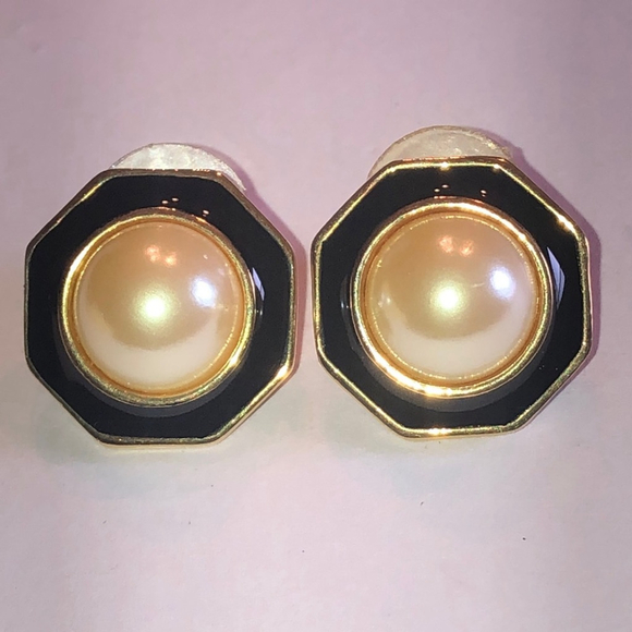 Elegant Vintage Gold Tone and Black Enamel Faux Pearl Earrings - Picture 2 of 4